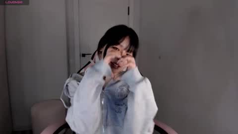 Hitomi   online show from 11/08/25, 11:14