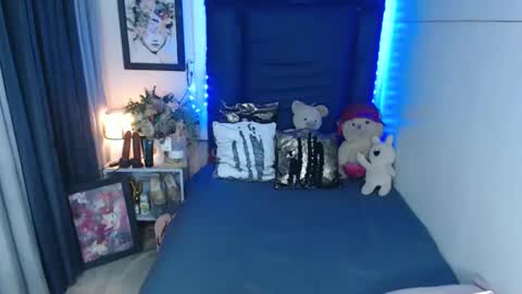 Snapshot of iconicmateo chatting on 12/11/24, 02:33 Mateo online show from 12/11/24, 02:33