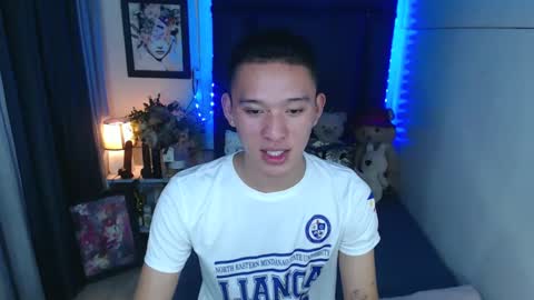 Snapshot of iconicmateo chatting on 12/14/24, 08:51 Mateo online show from 12/14/24, 08:51