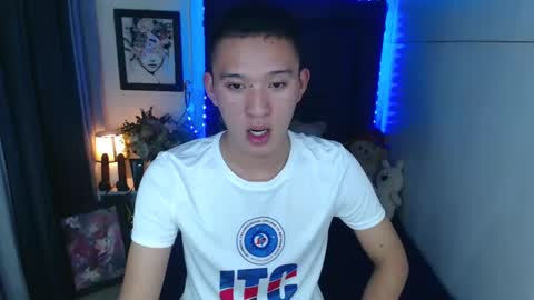 Snapshot of iconicmateo chatting on 12/15/24, 06:26 Mateo online show from 12/15/24, 06:26