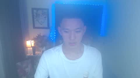 Snapshot of iconicmateo chatting on 12/23/24, 10:12 Mateo online show from 12/23/24, 10:12