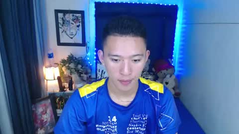 Snapshot of iconicmateo chatting on 01/03/25, 10:08 Mateo online show from 01/03/25, 10:08