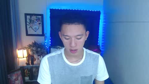 Snapshot of iconicmateo chatting on 01/09/25, 12:30 Mateo online show from 01/09/25, 12:30