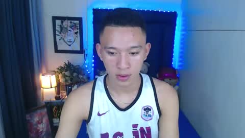 Snapshot of iconicmateo chatting on 01/13/25, 07:53 Mateo online show from 01/13/25, 07:53