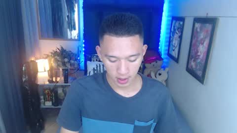 Snapshot of iconicmateo chatting on 01/14/25, 03:04 Mateo online show from 01/14/25, 03:04