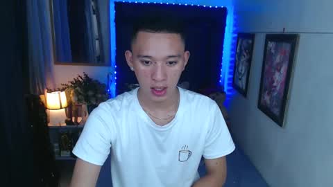 Snapshot of iconicmateo chatting on 01/15/25, 03:39 Mateo online show from 01/15/25, 03:39