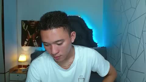 Snapshot of iconicmateo chatting on 01/26/25, 05:45 Mateo online show from 01/26/25, 05:45