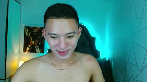 Snapshot of iconicmateo chatting on 02/11/25, 04:02 Mateo online show from 02/11/25, 04:02