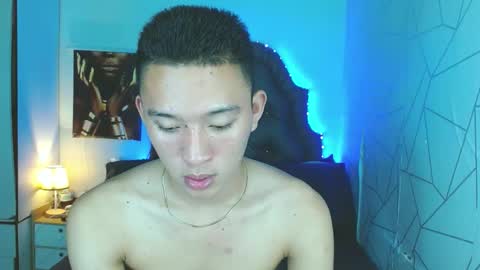 Snapshot of iconicmateo chatting on 02/19/25, 02:01 Mateo online show from 02/19/25, 02:01