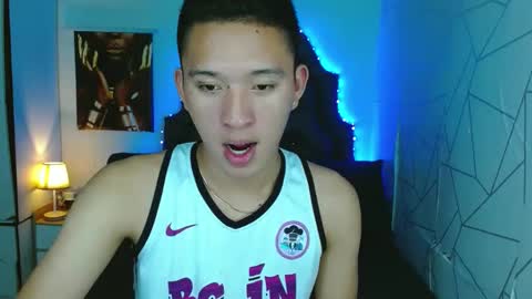 Snapshot of iconicmateo chatting on 02/24/25, 02:04 Mateo online show from 02/24/25, 02:04