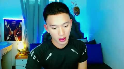 Snapshot of iconicmateo chatting on 09/12/25, 04:23 Mateo online show from 09/12/25, 04:23