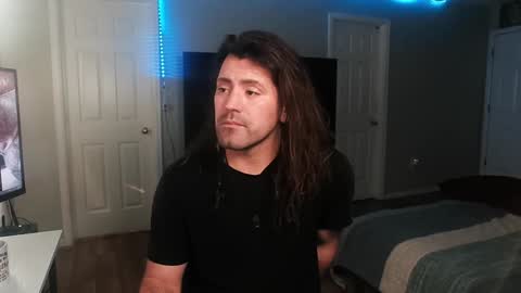 Snapshot of icy_ivy chatting on 01/13/25, 03:58 Ivan online show from 01/13/25, 03:58