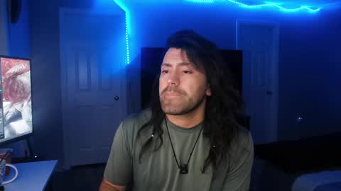 Snapshot of icy_ivy chatting on 01/22/25, 04:34 Ivan online show from 01/22/25, 04:34