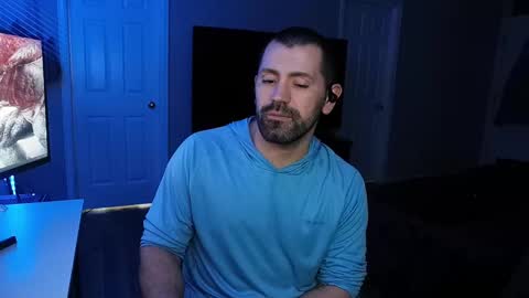 Snapshot of icy_ivy chatting on 03/01/25, 06:43 Ivan online show from 03/01/25, 06:43