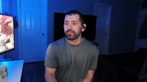 Snapshot of icy_ivy chatting on 03/02/25, 10:24 Ivan online show from 03/02/25, 10:24