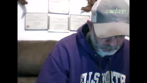 idkwhyidothis348732 online show from 01/08/25, 11:54