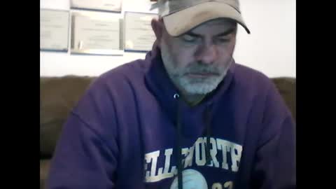 idkwhyidothis348732 online show from 02/18/25, 11:55