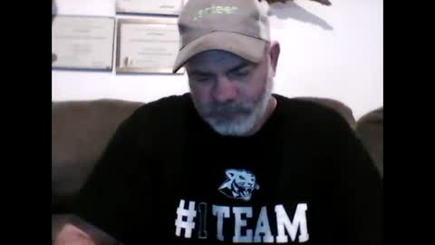 idkwhyidothis348732 online show from 02/27/25, 11:52