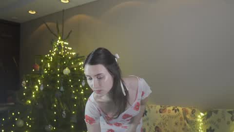 Snapshot of ifyouleave chatting on 12/27/24, 01:50 Belle online show from 12/27/24, 01:50