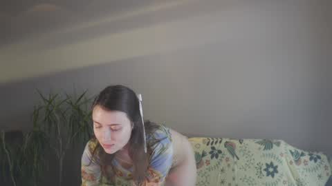 Snapshot of ifyouleave chatting on 01/08/25, 01:31 Belle online show from 01/08/25, 01:31