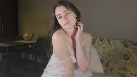 Snapshot of ifyouleave chatting on 01/18/25, 05:15 Belle online show from 01/18/25, 05:15