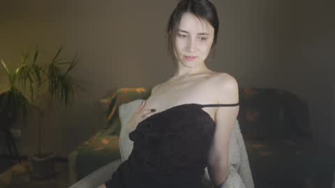 Snapshot of ifyouleave chatting on 02/22/25, 04:40 Belle online show from 02/22/25, 04:40