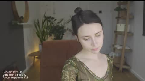 Snapshot of ifyouleave chatting on 10/27/25, 12:31 Belle online show from 10/27/25, 12:31