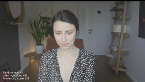 Snapshot of ifyouleave chatting on 10/30/25, 11:11 Belle online show from 10/30/25, 11:11