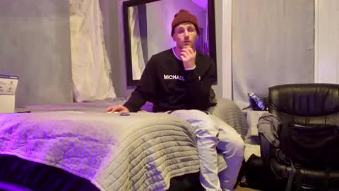 Amiri Roue online show from 12/22/24, 05:34