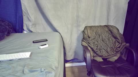 Amiri Roue online show from 01/25/25, 06:23