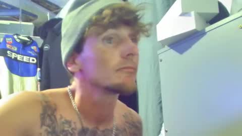 Amiri Roue online show from 09/30/25, 04:50