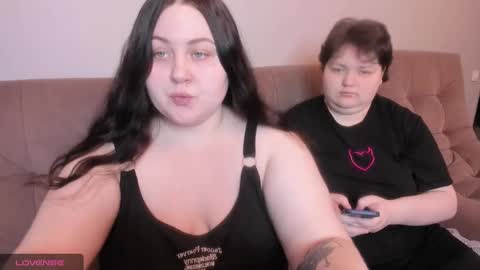 Snapshot of ihaveasecret_ chatting on 01/19/25, 04:04 Alice online show from 01/19/25, 04:04