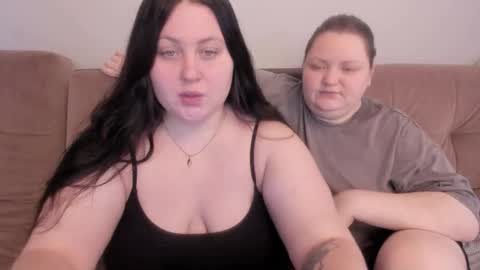 Snapshot of ihaveasecret_ chatting on 09/11/25, 02:11 Alice online show from 09/11/25, 02:11