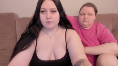Snapshot of ihaveasecret_ chatting on 09/22/25, 05:48 Alice online show from 09/22/25, 05:48
