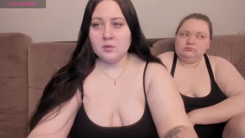 Snapshot of ihaveasecret_ chatting on 11/11/25, 01:38 Alice online show from 11/11/25, 01:38