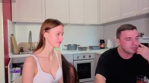 Julia and Mira online show from 10/08/25, 02:14