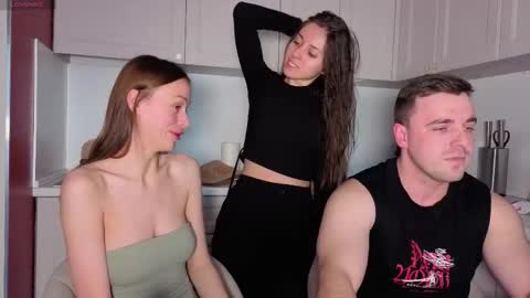 Julia and Mira online show from 10/13/25, 12:16