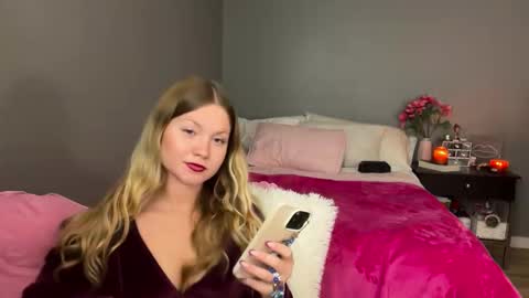 Snapshot of iheartcassie2844 chatting on 10/23/25, 05:33 cassie online show from 10/23/25, 05:33