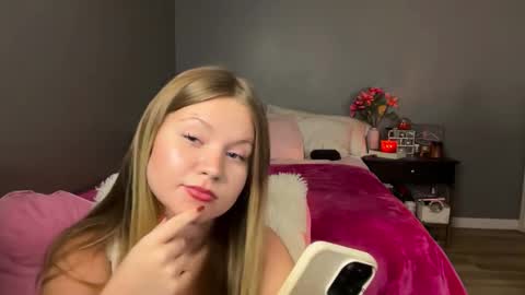 Snapshot of iheartcassie2844 chatting on 10/30/25, 08:20 cassie online show from 10/30/25, 08:20