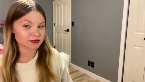 Snapshot of iheartcassie2844 chatting on 11/07/25, 09:04 cassie online show from 11/07/25, 09:04