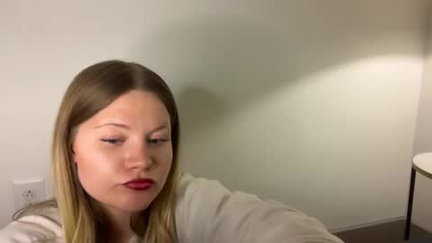 Snapshot of iheartcassie2844 chatting on 11/19/25, 02:33 cassie online show from 11/19/25, 02:33