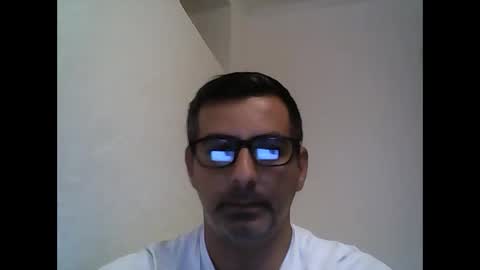 Snapshot of ihtiandar1008 chatting on 02/15/25, 10:52 ihtiandar1008 online show from 02/15/25, 10:52