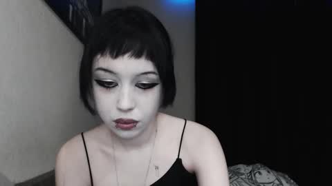 iiiiiiis online show from 11/18/25, 12:20