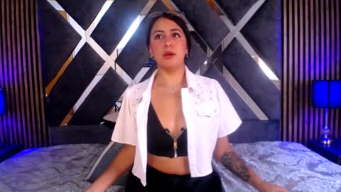 Isa online show from 02/08/25, 03:42