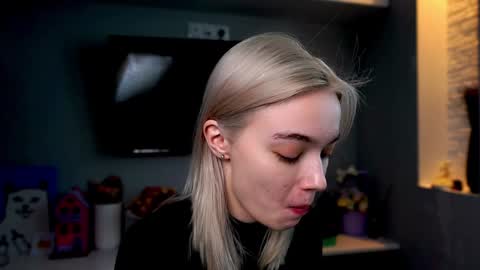 ileanacampbel online show from 01/22/25, 05:48