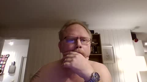 ilikeit68890 online show from 11/28/25, 08:00