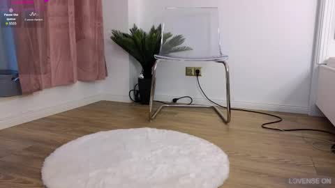 Snapshot of ilikeithaard chatting on 10/22/25, 04:46 Emma online show from 10/22/25, 04:46