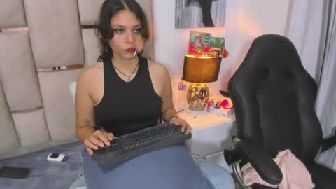 Snapshot of iliy_ chatting on 12/29/24, 11:29 ILY online show from 12/29/24, 11:29