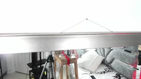 Snapshot of iliy_ chatting on 11/05/25, 11:21 ILY online show from 11/05/25, 11:21