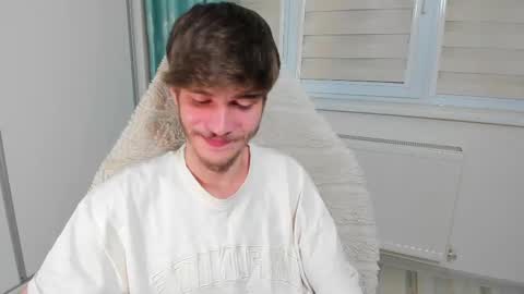 Snapshot of illusions888 chatting on 03/01/25, 04:22 D-Illusion online show from 03/01/25, 04:22